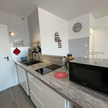 Appartement Rénové à Neuf, 4 Couchages, Balcon Ensoleillé, Parking Privé, Proche Et Commerces - Fr-1-224c-173 Saint-Hilaire-de-Riez