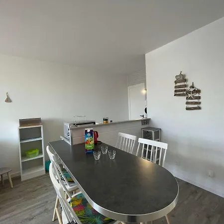 Appartement Rénové à Neuf, 4 Couchages, Balcon Ensoleillé, Parking Privé, Proche Et Commerces - Fr-1-224c-173 *