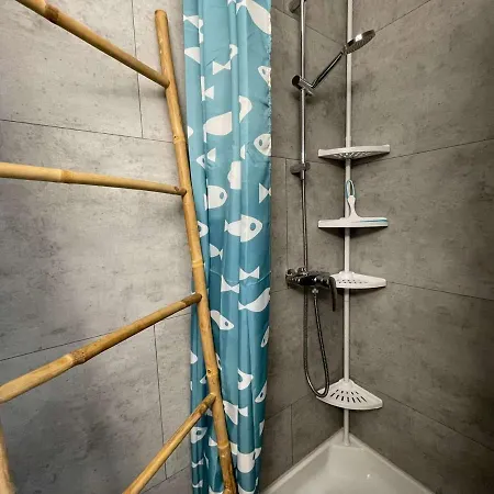 Rénové à Neuf, 4 Couchages, Balcon Ensoleillé, Parking Privé, Proche Et Commerces - Fr-1-224c-173 Appartement *