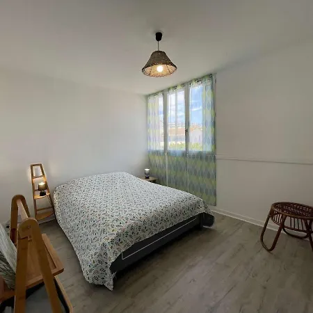 Appartement Rénové à Neuf, 4 Couchages, Balcon Ensoleillé, Parking Privé, Proche Et Commerces - Fr-1-224c-173 *